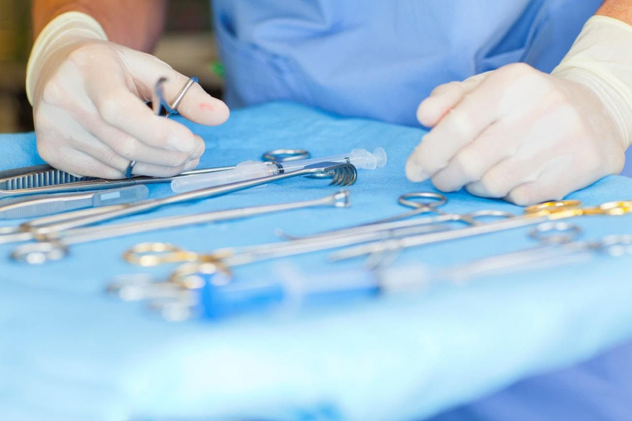 Conheça as tarefas do instrumentador cirúrgico